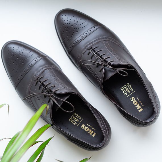 Коричневі туфлі зі шнурівкою 39 розмір