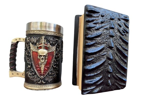 Подарунковий набір Кухоль 3D Крилатий Череп і Блокнот 3D «Книга Тіней і Глубін» | Зображення 1