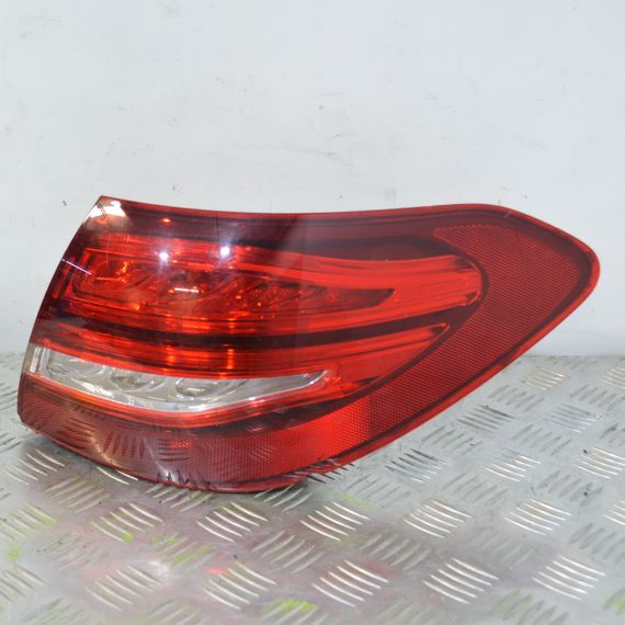 Ліхтар задній правий Mercedes C-Class W205 2013-2018 універсал Фара стоп задня права Мерседес в205 A2059065200