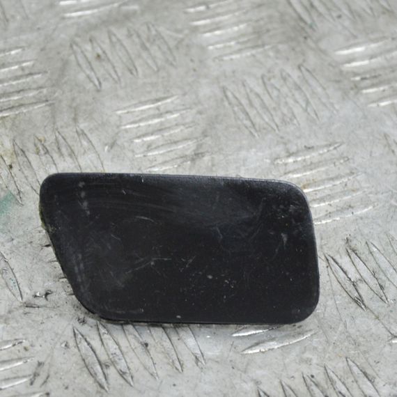 Заглушка омивача фар бампера права BMW 5 E60 E61 2003-2010 Кришка форсунки омивача фар БМВ 51117056948