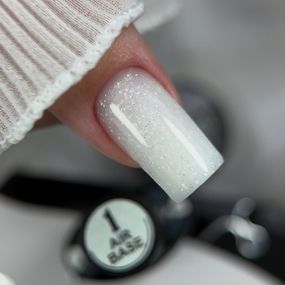 База з шимером Crooz Air Base №01 (ніжний молочно-білий із сяйливими частинками) 8мл