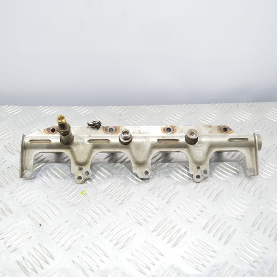 Паливна рампа 2.0 TFSI Volkswagen Golf V Passat B6 2003-2010 Паливна рейка Фольксваген Гольф 5 Пассат б6 06F133317C | Зображення 1