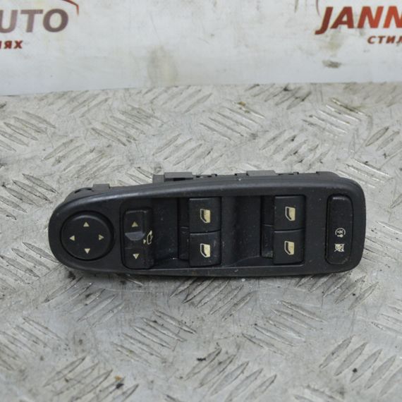 Блок керування склопідіймачами лівий Citroen C4 2003-2010 Кнопки склопідіймачів Сітроен ц4 96639383ZD