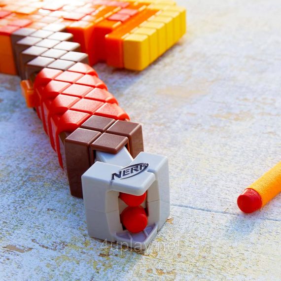 Бластер-топор из Майнкрафт NERF Minecraft Firebrand | Зображення 3