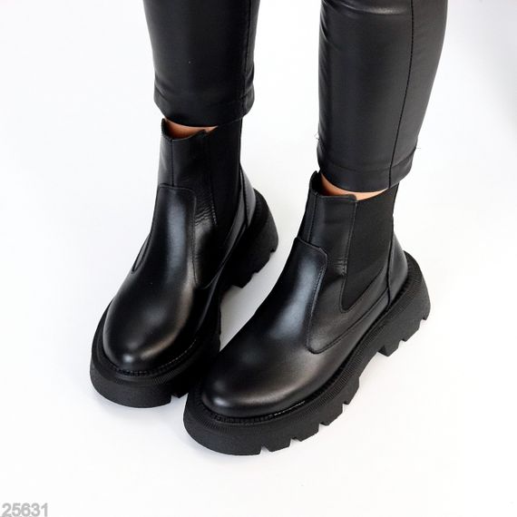 Зручні базові чорні зимові черевики челсі з еластичною вставкою | Зображення 3