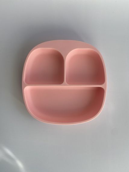 Силіконова секційна тарілка на присосці Квадрат Рожева