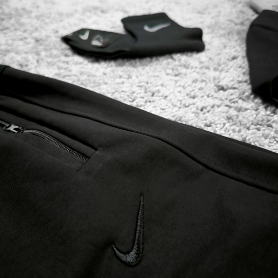 Чоловічий комплект Nike штани + футболка чорний (лого вишивка) | Зображення 3
