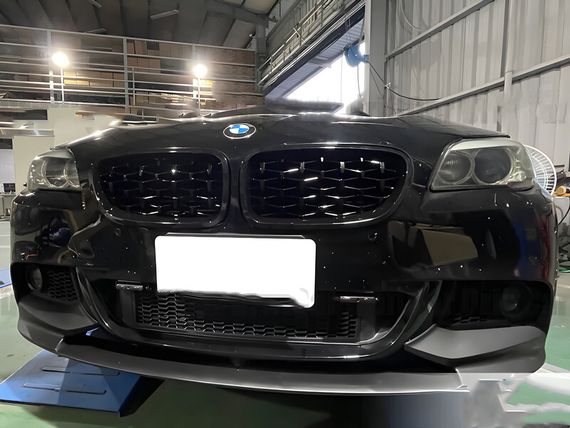 Ніздрі Diamond Black (чорний глянець) для BMW 5 серія F-10/11/07 2010-2016 рр | Зображення 1