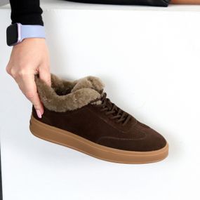 Классные зимние кроссовки натуральная замша опушка цигейка цвет Шоколад