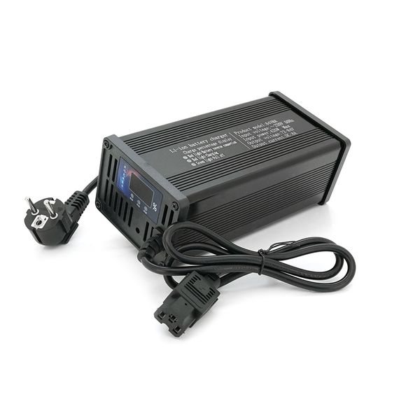 Зарядний пристрій для акумуляторів Li-ion 72V(84V),20S,8A, штекер Triangle plug (T-tipe/IEC/C13 N+L-), 185x88x60mm, 0,9 кг | Зображення 1