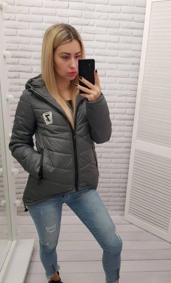 Жіноча демісезонна куртка з емблемою, арт.210/7, темно-сірий | Зображення 1