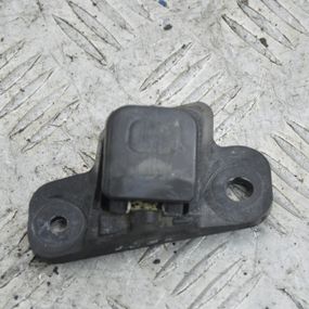 Відбійник кришки багажника лівий Mazda 6 GH 2007-2012 Відбійник дверей багажника лівий Мазда 6