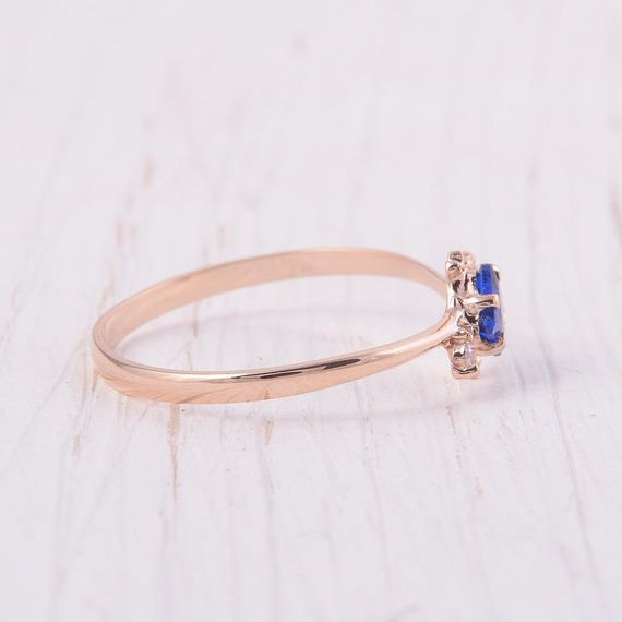 Кольцо из красного золота с синим камнем 18.5 | Зображення 2