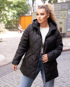 Жіноча тепла куртка чорного кольору р.50/52 375463