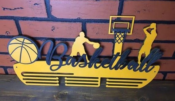Медальниця баскетбол, іменна з поличкою, дерев'яна, тримач для медалей, медальниці