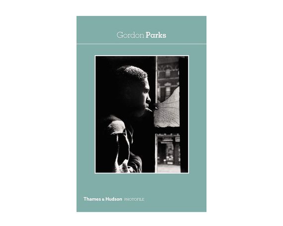Книга Gordon Parks: Photofile.
