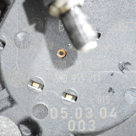 Моторчик заднього склоочисника Volkswagen Golf V Plus 2003-2009 Фольксваген Гольф 5 5M0955711 | Зображення 4