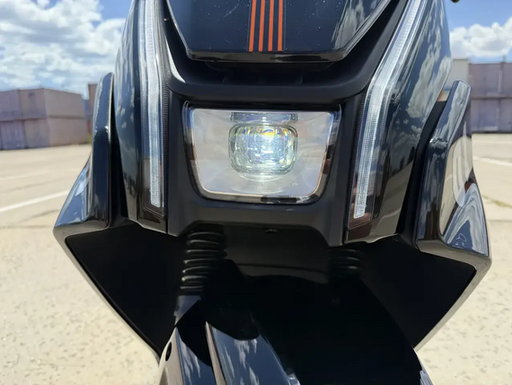 Електроскутер Crosser CR-22 2500W 72V 35 Ah Graphene, до 80 км, 65 км/год, сучасний міський електроскутер Чорний | Зображення 6