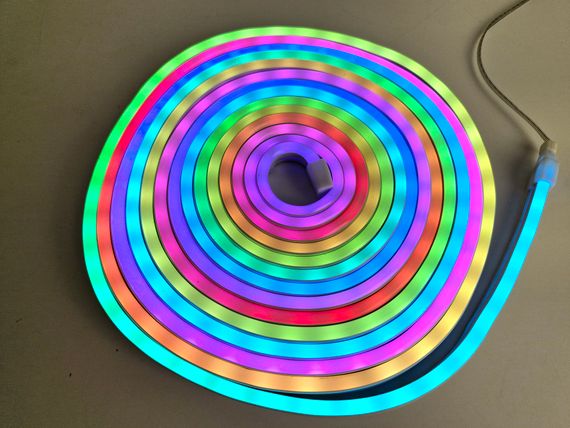 Світлодіодна неонова стрічка від повербанку LED 5 вольт 5 метрів USB З керуванням зі смартфона і пульта