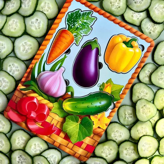 Настільна розвиваюча гра "Кошик з овочами-1" Ubumblebees (ПСФ042) PSF042 сортер-вкладиш | Зображення 1