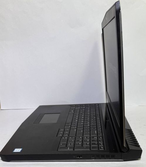 Ігровий ноутбук Dell Alienware 17 R4 / 17.3" (1920x1080) IPS / Intel Core i7-7820HK (4 (8) ядра по 2.9 - 3.9 GHz) / 32 GB DDR4 / 256 GB SSD + 1000 GB HDD / nVidia GeForce GTX 1070, 8 GB GDDR5, 256-bit / WebCam б/в | Зображення 8