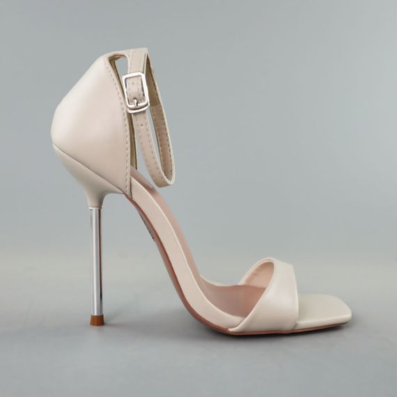 Босоніжки жіночі з закритою пятою 588694 Бежеві 37 38 39 40