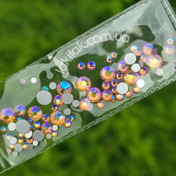 Стекляные стразы №3 (микс размеров) в пакетике