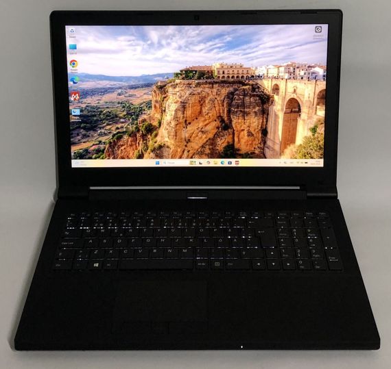 Ноутбук Clevo N350TW / 15.6" (1920x1080) IPS / Intel Core i7-8700T (6 (12) ядер по 2.4 - 4.0 GHz) / 16 GB DDR4 / 128 GB SSD + 750 HDD / Intel HD Graphics 630 / DVD-ROM / WebCam б/у | Зображення 1