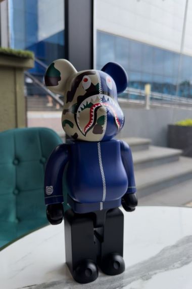 Bearbrick BAPE Line Camo Shark дизайнерська статуетка ведмідь Беарбрік 28 см mb017 синя | Зображення 2
