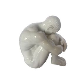 Декоративна статуетка White Atlet 12 см
