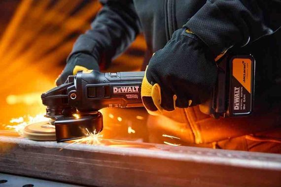 Набор из трёх инструментов аккумуляторных бесщеточных McLaren F1 TEAM SPECIAL EDITION DeWALT DCK3222MP2T | Зображення 8