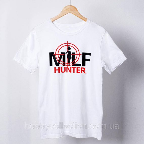 Футболка чоловіча із принтом "Milf hunter" біла