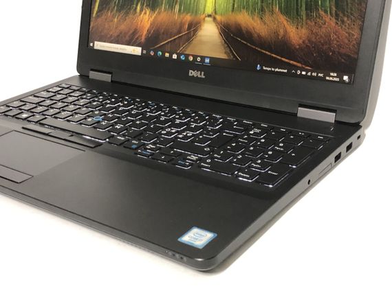 Ігровий ноутбук Б-клас Dell Latitude E5570 / 15.6" (1920x1080) IPS / Intel Core i7-6820HQ (4 (8) ядра по 2.7 - 3.6 GHz) / 16 GB DDR4 / 256 GB SSD / AMD Radeon R7 M370, 2 GB GDDR5, 128-bit / WebCam / Win 10 Pro б/в | Зображення 8