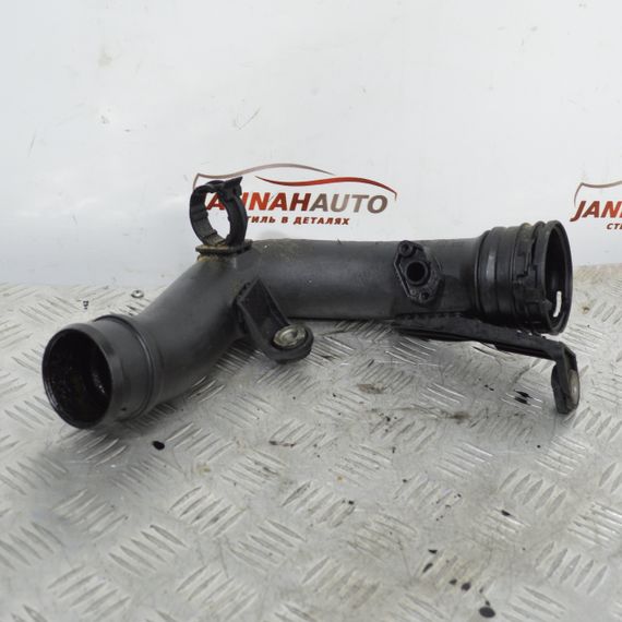 Патрубок інтеркулера 2.0 TDI Volkswagen Pasat B6 Golf V Touran Фольксваген Пассат б6 Гольф Туран 3C0145762AD | Зображення 2