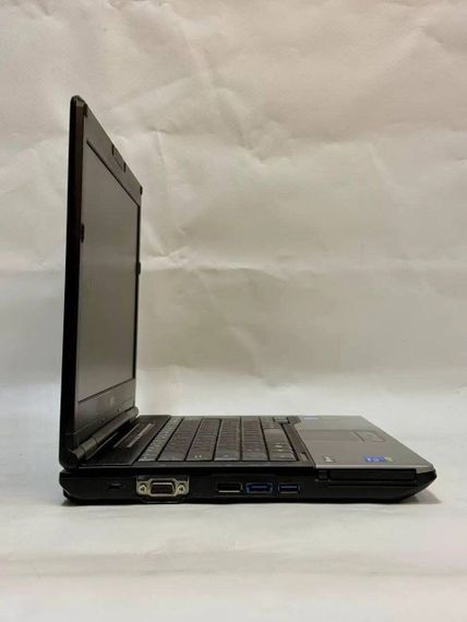 Ноутбук Fujitsu LifeBook S752 / 14" (1366x768) TN / Intel Core i5-3320M (2 (4) ядра по 2.6 - 3.3 GHz) / 8 GB DDR3 / 240 GB SSD / Intel HD Graphics 4400 / Windows 10 Pro б/у | Зображення 4