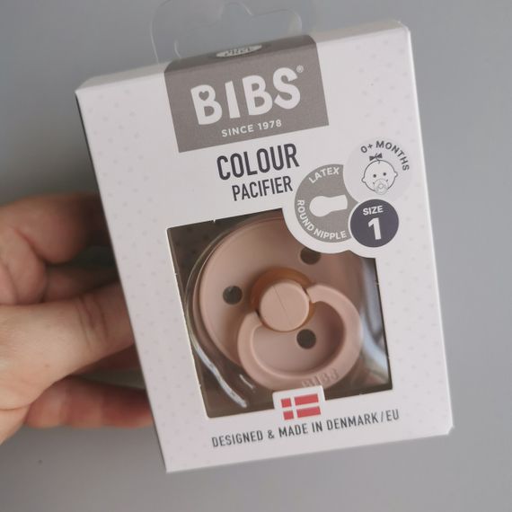 Соска пустушка Bibs Colour  0-6 мес Blush пудрова круглая | Зображення 1