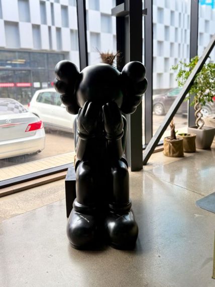 Kaws Companion Passing Through Black колекційна фігурка 160 см чорний kw001 | Зображення 5