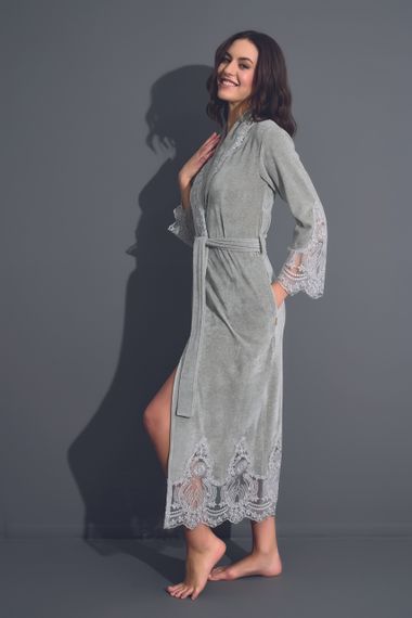 Женский халат Nusa 0383 длинный, велюровый с кружевом, серый M | Зображення 1