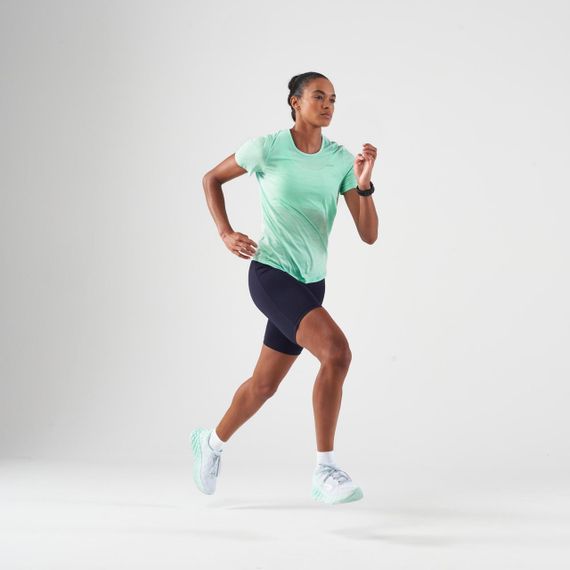 Футболка жіноча Run 500 Comfort для бігу зелена - L | Зображення 2