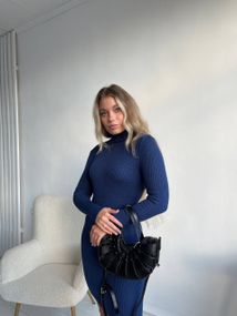 Женское вязаное платье-гольф в обтяжку теплое NO6599 размер единый 42-50 цвет джинс