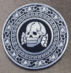 Шеврон череп