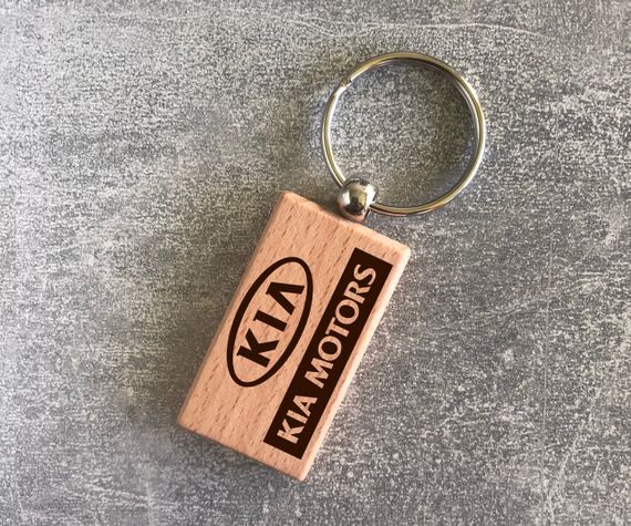 Деревянный брелок с логотипом KIA MOTORS (15010102001)