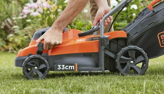 Газонокосарка акумуляторна Black&Decker BCMW3336L2 | Зображення 5