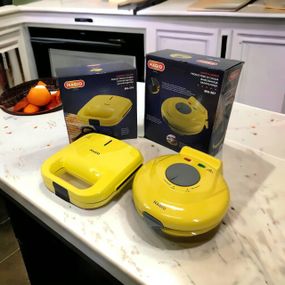 Набір дизайнерської лінійки Magio: Вафельниця Magio MG-397 + Бутербродниця QV-558 MAGIO MG-374