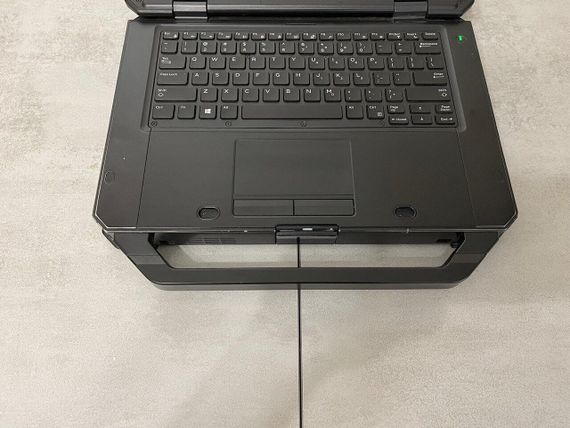 Защищенный ноутбук Б-класс Dell Latitude 5424 Rugged / 14" (1920x1080) IPS / Intel Core i5-8350U (4 (8) ядра по 1.7 - 3.6 GHz) / 32 GB DDR4 / 512 GB SSD M.2 / AMD Radeon RX 540, 4 GB GDDR5, 128-bit / WebCam / Два АКБ б/у + Подарок Проводная мышь / USB | Зображення 3