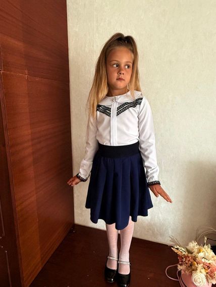 Дитяча шкільна блуза на дівчинку з мереживом із довгими рукавами колір білий розмір 134, SBR240/1 | Зображення 1