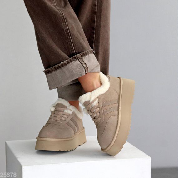 Модные зимние кроссовки угги натуральная замша цвет Латте | Зображення 5