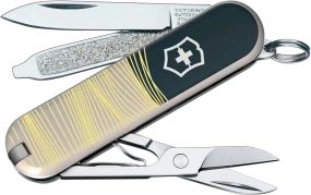 Ніж VICTORINOX 0.6223.E223 Сlassic SD. New York Style