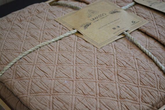 Покрывало с наволочками Limasso 240×260 см. Cambridge Персиковый | Зображення 4