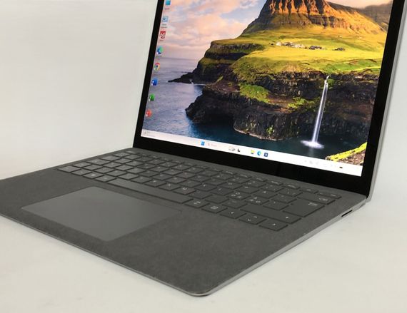Ультрабук Microsoft Surface Laptop 4 1958 / 13.5" (2256x1504) IPS Touch / AMD Ryzen 5 4680U (6 (12) ядер по 2.2 - 4.0 GHz) / 16 GB DDR4 / 256 GB SSD NVMe / AMD Radeon RX Vega 7 Graphics / WebCam / Win 11 Pro б/в + Подарунок Накопичувач Kingston 64 ГБ | Зображення 8